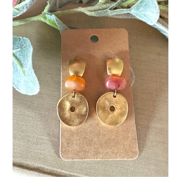 Jewelry - Gold earrings
